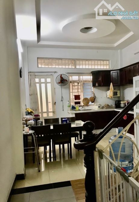 Bán gấp nhà đẹp ở ngay Trần Xuân Soạn, hẻm cao ráo sạch sẽ, 58m2(4.2x14), SHR, chỉ 6.5tỷ. - 2