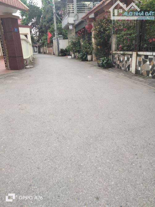 Bán đất Gia Lâm đường Dương Đức Hiền, dt 75m, mt 4,5m, đường trước đất ô tô tránh, chỉ 5,6 - 2
