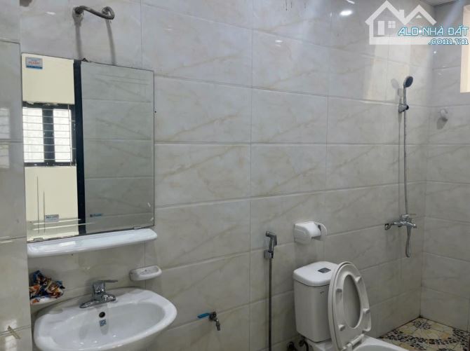 Bán nhà Lĩnh Nam, gần ô tô 40m 5 tầng, mặt tiền 4m giá nhỉnh 6 tỷ - 2