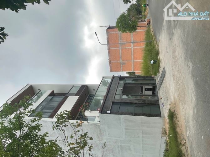 ĐẤT MẶT TIỀN KHU RIVERSIDE  ANH TUẤN NHÀ BÈ Diện tích: 80m² (ngang 5m x dài 16m), sổ h - 2