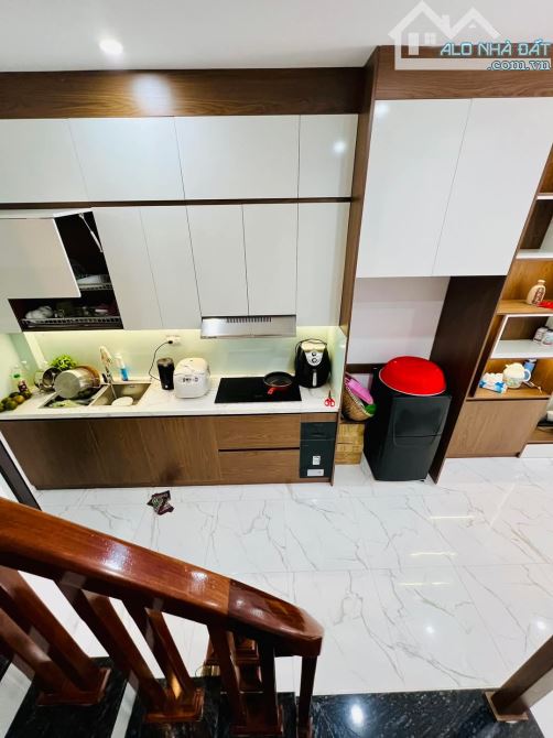 CẦN BÁN NHÀ ĐỊNH CÔNG - NHÀ ĐẸP LÔ GÓC - XÂY MỚI  - Ô TÔ ĐỖ SÁT CỬA - TẶNG NỘI THẤT - 2