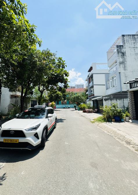 Bán đất mặt tiền đường 57 Bình Trưng Đông Quận 2 giá 11,8 tỷ - 2