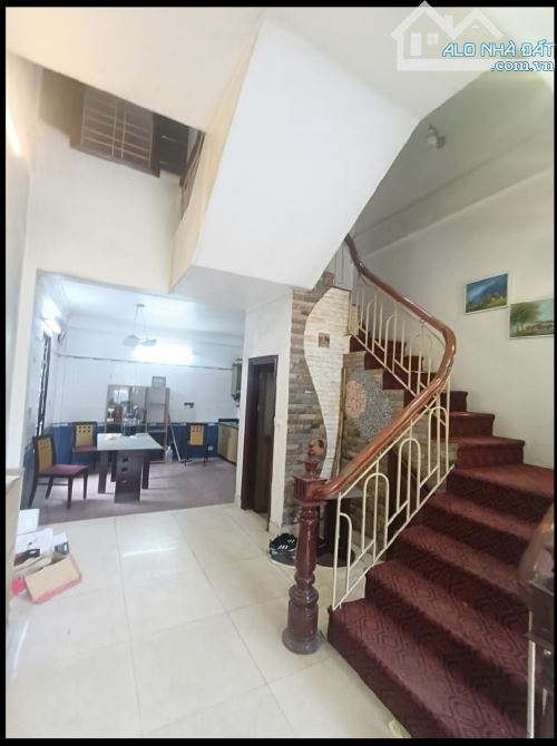 Toà nhà dịch vụ Tây Hồ, Hà Nội. Đang cho bên thứ 3 thuê trên 1 tỷ/năm. 80m2, 9 tầng, 35 tỷ - 2