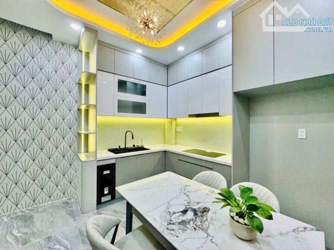 Bán nhà gần công viên Gò Vấp - 4x12m - 4 tầng - 4PN - 5WC - 5.95 tỷ - tặng full nội thất - 2