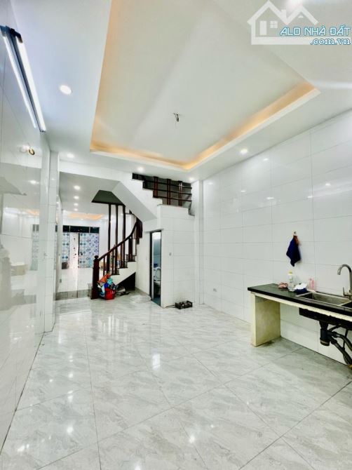 Nhanh tay sở hữu nhà đẹp Minh Khai: 50m2, gần phố, chỉ 8.3 Tỷ - 2
