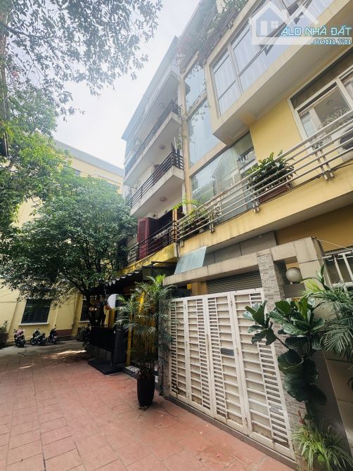 Bán nhà Giảng Võ, diện tích 76m2 x 6T, MT 7,7m, oto đỗ cửa. Cạnh Vinhomes. 27,39 tỷ. - 2