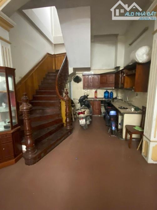 Bán nhà phố Phạm Tuấn Tài, Phân Lô, Ô Tô Tránh, Vỉa Hè, Giá 14.65 tỷ - 2