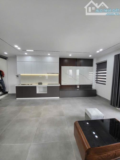 Bán nhà Hoàng Hoa Thám - Ngọc Hà - Ba Đình. Diện tích 50m². Mặt tiền 5m. Giá 14 tỷ - 2