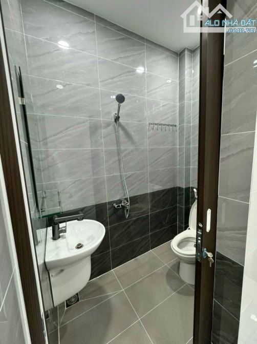 Bán nhà đường Huỳnh Văn Bánh, Quận Phú Nhuận, Giá: 2 tỷ 870 triệu / 60m2, sổ hồng riêng - 2