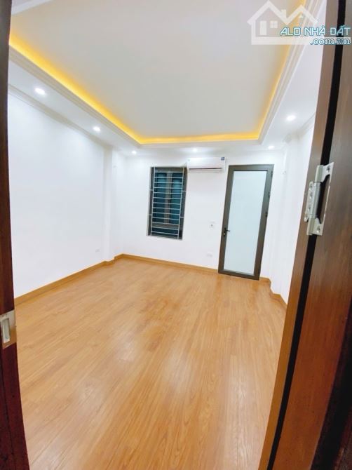 BÁN NHÀ TẠI VĨNH HƯNG - HOÀNG MAI- GẦN OTO- 6 NGỦ- 34M2- GIÁ 5 TỶ45 - 2