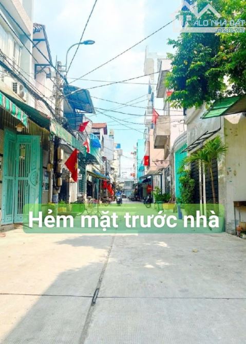 Bán nhà cấp 4, dt 4m x 12m, 2MT trước sau hxm đẹp thoáng, ngay Bình Trị Đông - chỉ 3.6 tỷ - 2