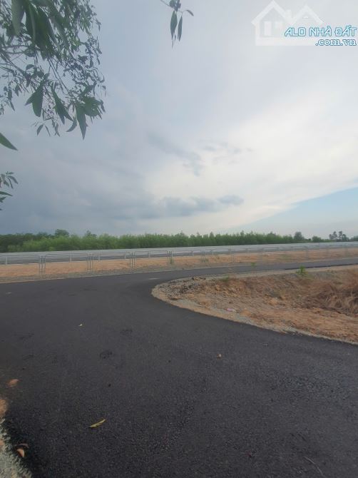 Cần bán 10.758m2 đất thổ cư mặt tiền đến 94m, liền kề cao tốc Biên Hòa - Vũng Tàu - 2