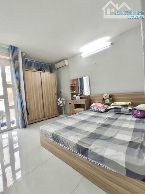 NHỈNH 3 T.Ỷ - 32M2 - SỔ VUÔNG VỨC  - SÁT MẶT TIỀN - HUỲNH VĂN NGHỆ, PHƯỜNG 12, GÒ VẤP. - 2