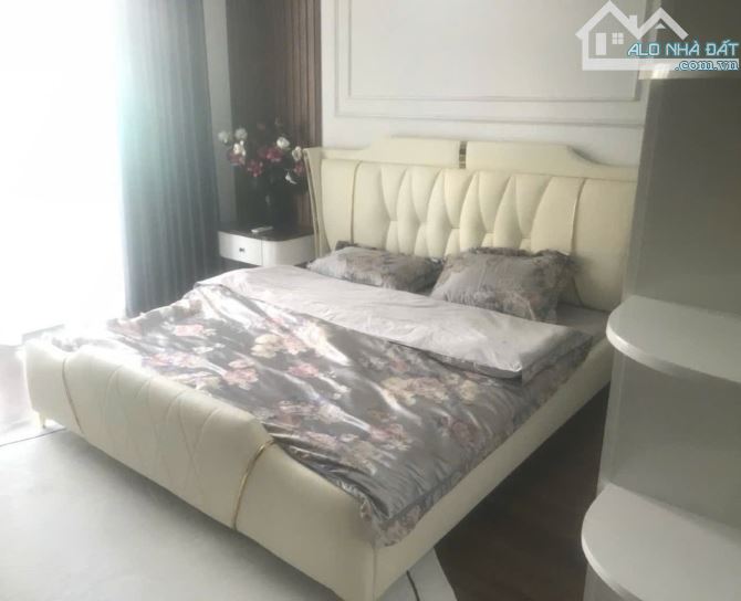 MẶT TIỀN ĐƯỜNG 10M XE TĂNG ĐUA NGAY LÂM VĂN BỀN KHU VIP Ô TÔ LĂN VÀO BẾP 4x17.5M - 2