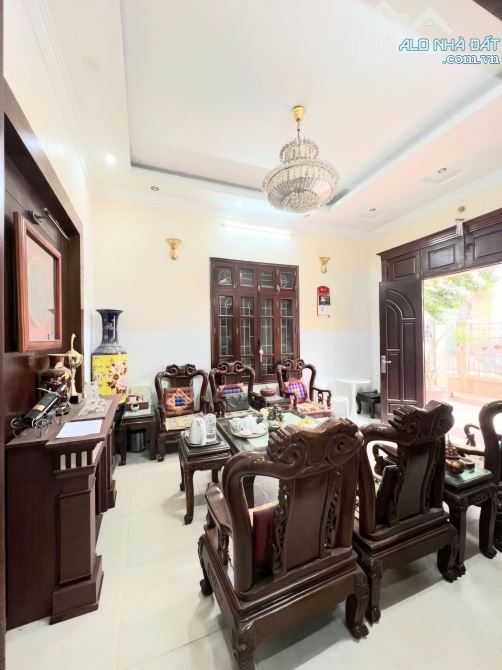 - Bán biệt thự lô góc phố  Mỹ Đình, 143m²  mặt tiền 10m  giá 42 tỷ, ô tô tránh, kinh doanh - 2