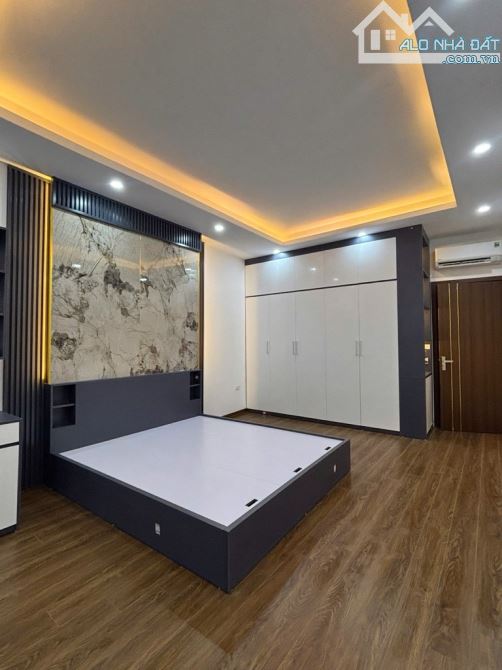 THANH XUÂN - KHƯƠNG TRUNG GẦN 45M VỊ TRÍ ĐẸP NGÕ THOÁNG CÁCH Ô TÔ 10M CHỈ 10 TỶ - 2