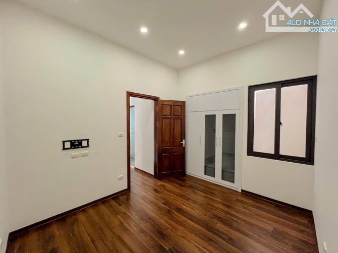 Bán Nhà Hoàng Văn Thái  Thanh Xuân 50m2 x 5T x MT 4,7m - 21,6Tỷ . - 2