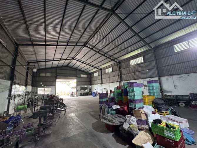GẦN CHỢ BÌNH CHÁNH - XƯỞNG DIỆN TÍCH LỚN FULL THỔ CƯ - DT 900M - ĐƯỜNG XE TẢI CHẠY - CONTI - 2