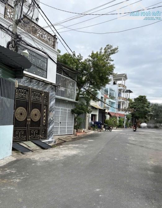 Nhà MT kinh doanh Trung Mỹ Tây 2A đường 10M thông chỉ 5 tỷ - 2