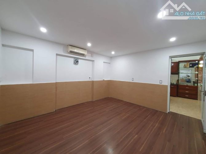 CẦN BÁN GẤP CĂN NHÀ LÔ GÓC 2 MẶT TIỀN ĐƯỜNG HỒ XUÂN HƯƠNG - 2
