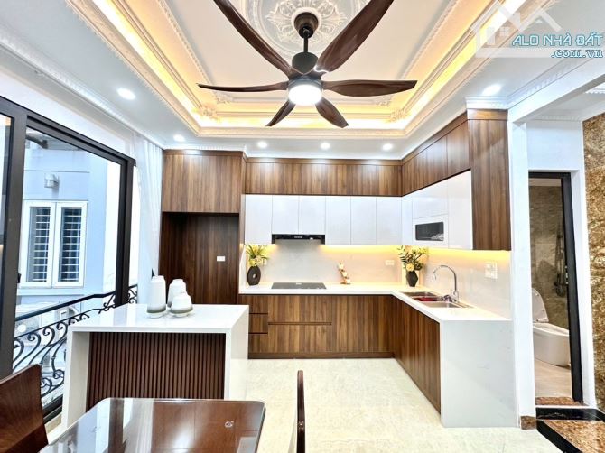 NHÀ ĐẸP YÊN HOÀ , VỊ TRÍ VÀNG - FULL NỘI THẤT XỊN - 30M -GIÁ 10.5 TỶ - 2