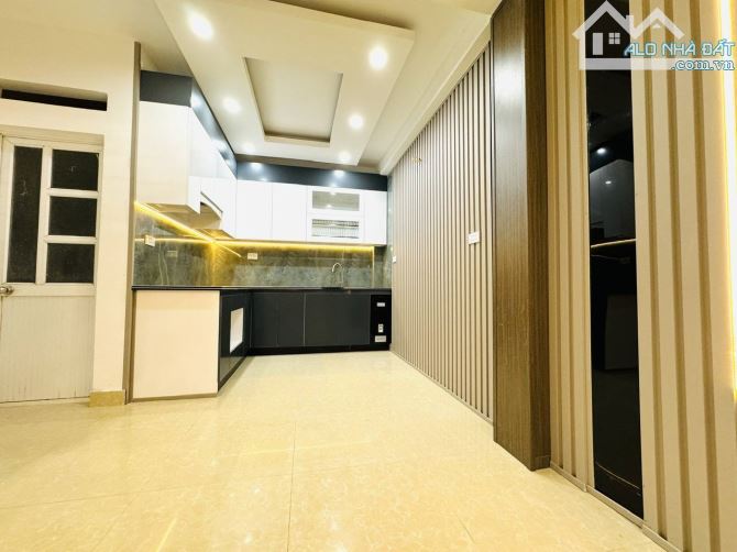 Bán gấp nhà  chợ hàng, Dư Hàng Kênh, Lê Chân, HP. 2,79 tỷ, 40m2, 4 tầng. - 2