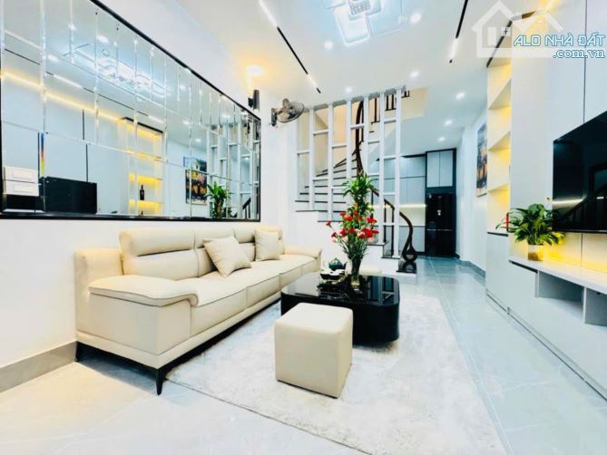 Nhà đẹp, Phố Tân Triều, Cạnh Công viên Chu Văn An, khu đô thị Văn Quán - 2
