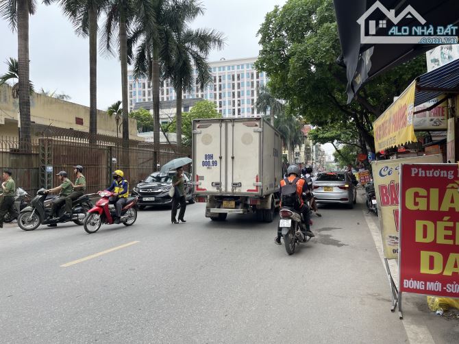 BÁN ĐẤT TẶNG NHÀ 3 TẦNG – MẶT PHỐ CHIẾN THẮNG – MẶT TIỀN HOA HẬU 6.3M – K.DOANH ĐỈNH 26 TỶ - 2