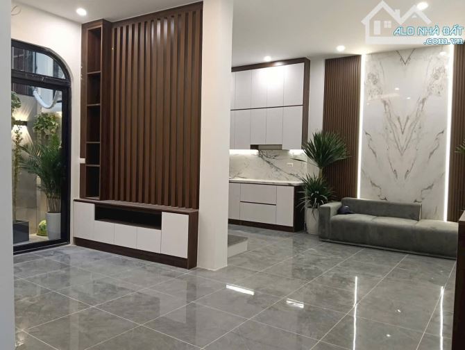 BÁN NHÀ Ngõ 245 Lạc Long Quân, Cầu Giấy DT 48m, 4 Tầng, MT 5,2m, G.iá. 10,3 tỷ - 2