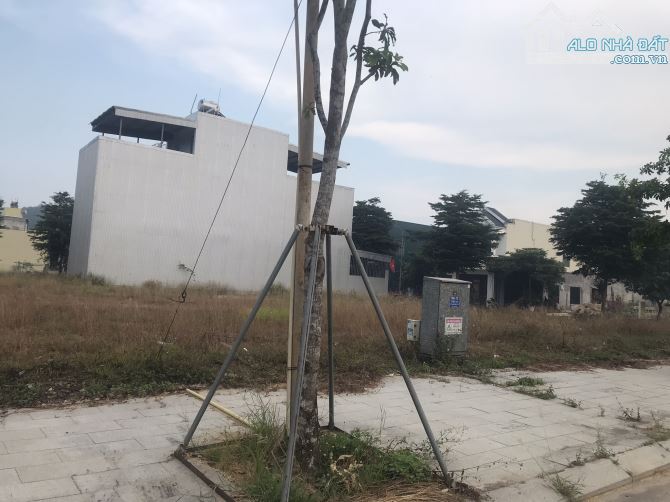 LÔ ĐÔI TRỤC 20.5m CẮT VÕ NGUYÊN GIÁP KHU 577 PHƯỜNG TRƯƠNG QUANG TRỌNG TP QUẢNG NGÃI - 2