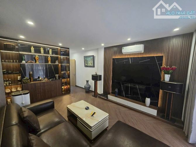 7 TẦNG THANG MÁY - PHỐ LÁNG HẠ - GARA - 50M2 x 7 TẦNG - CHỈ 17,2 TỶ - 2