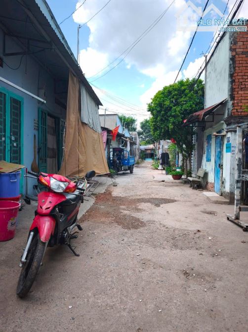 BÁN DÃY TRỌ HẺM XE HƠI 1/ SÁT MẶT TIỀN NGUYỄN THỊ XINH QUẬN 12 GIÁ RẺ 4,7 TỶ DIỆN TÍCH 112 - 2