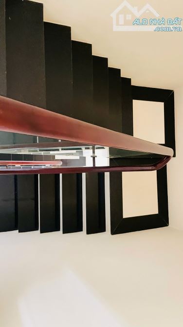 Bán nhà mặt phố tại Nguyễn Trung Trực, 6,5 tỷ, 66 m2, cách Hồ Xuân Hương 1km - 2