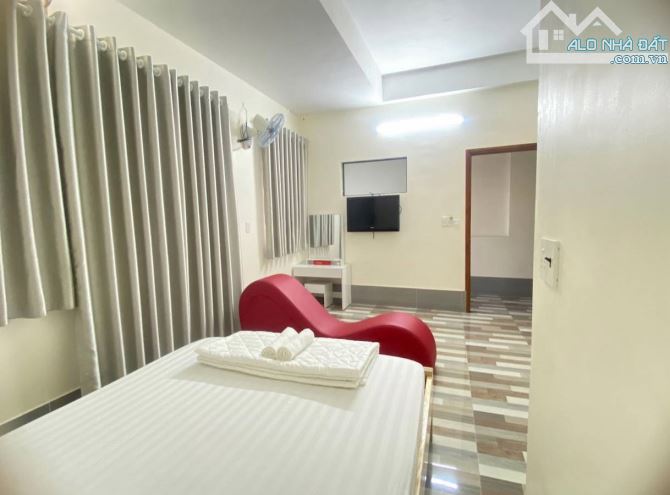CƠ HỘI ĐẦU TƯ - KHÁCH SẠN 21 PHÒNG QUẬN 12 – CHỦ NGỢP GIẢM TỪ 33 XUỐNG 27.8 TỶ - 2