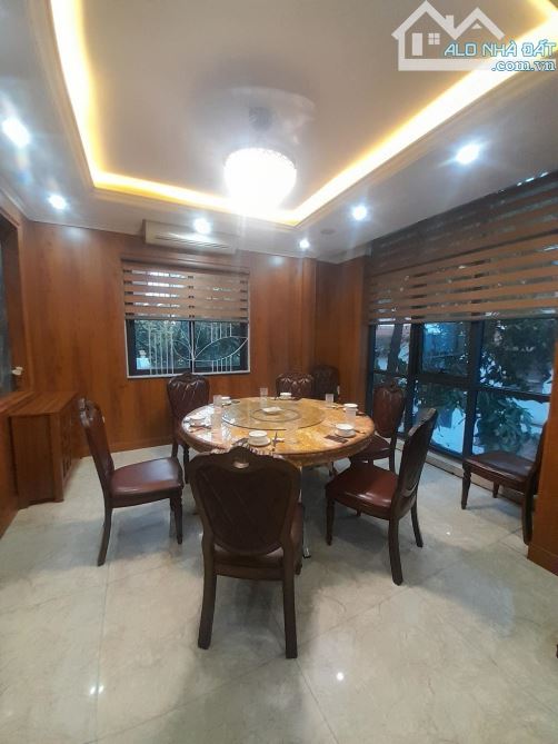 Bán BT VIP Nguyễn Hữu Thọ, Linh Đàm, dòng tiền 600triệu/tháng, 70 tỷ - 2