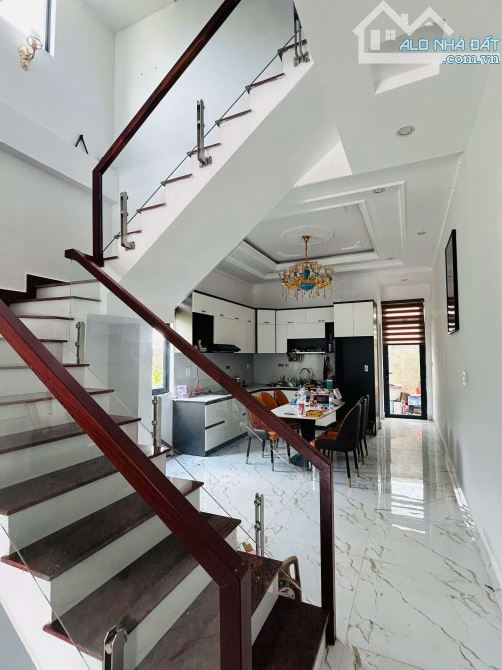 ✨🏡✨ Cần bán Nhà Phố Hẻm xe hơi , đường Nguyễn Đình Quân, P.05, Đà Lạt  👉 Diện tích: - 2