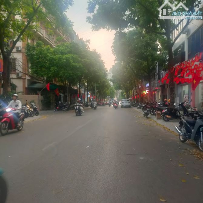 BÁN NHÀ PHÂN LÔ NGUYỄN VĂN HUYÊN, ÔTÔ TRÁNH, KINH DOANH ĐẮC ĐỊA, 75M2 NHỈNH 26TỶ - 2