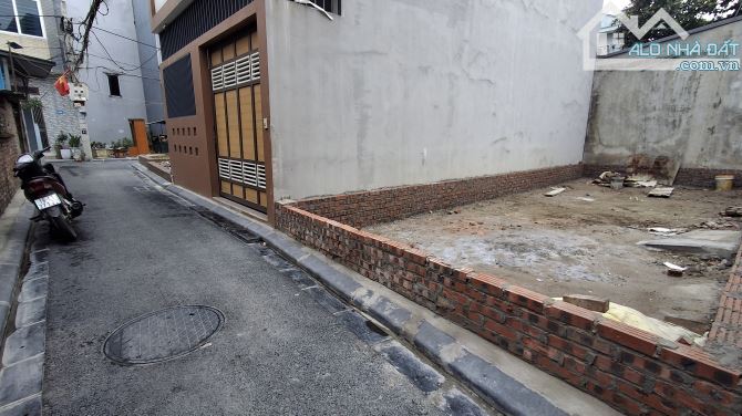 Chính chủ gửi bán 45m2 đất ở Đản Dị, Uy Nỗ, Đông Anh. Nằm ở trung tâm huyện với đủ tiện íc - 2