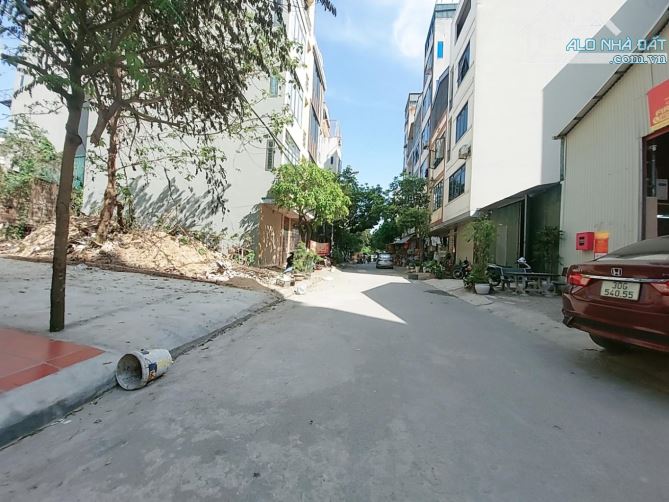 ĐẤT DV DƯƠNG NỘI - LK 27 -28 VỊ TRÍ ĐẸP CÁCH ĐƯỜNG LÊ TRỌNG TẤN 50M  DT 50M - MẶT 5M - 2
