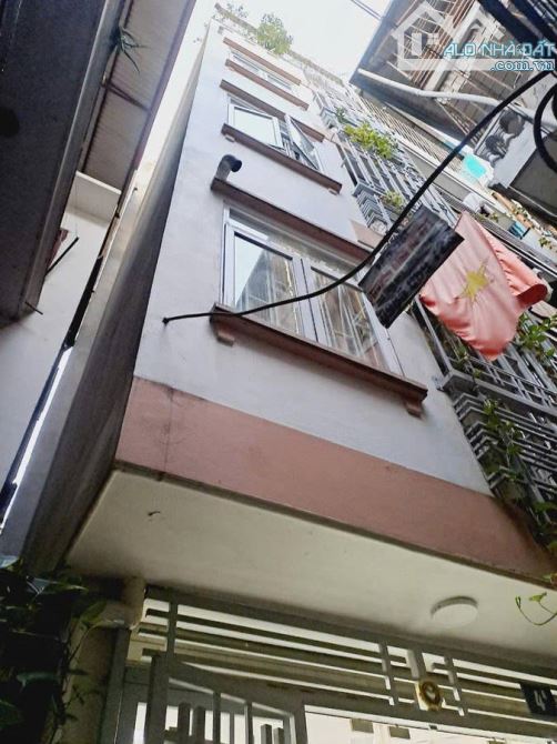 BÁN GẤP: Nhà riêng mặt ngõ Hoàng Hoa Thám, ngõ nông, trước nhà rộng 4m, 50m ra phố, 30m2x5 - 2
