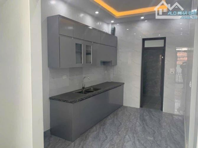 Bán Nhà 2 Tầng Ngõ 16 Cao Xanh,P.Cao Xanh. DT:103m2 Oto Đỗ Cửa !!! - 2