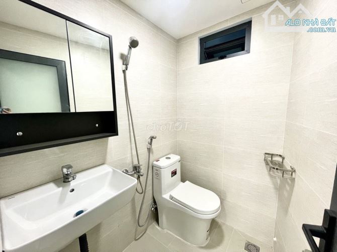 KIỆT TÁC NGHỆ THUẬT - MẶT PHỐ NGUYỄN KHUYẾN - 40M2 (5x8) - 6 TẦNG - 2