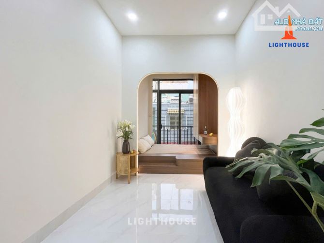 CĂN STUDIO TÁCH BẾP BAN CÔNG SIÊU ĐẸP TẠI TÔ HIẾN THÀNH Q10 - 2
