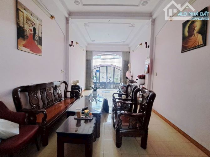 Bán nhà Hẻm 8m Đồng Đen, P10, Tân Bình 65m2 3 Tầng Giá chỉ hơn 9 Tỷ - 2