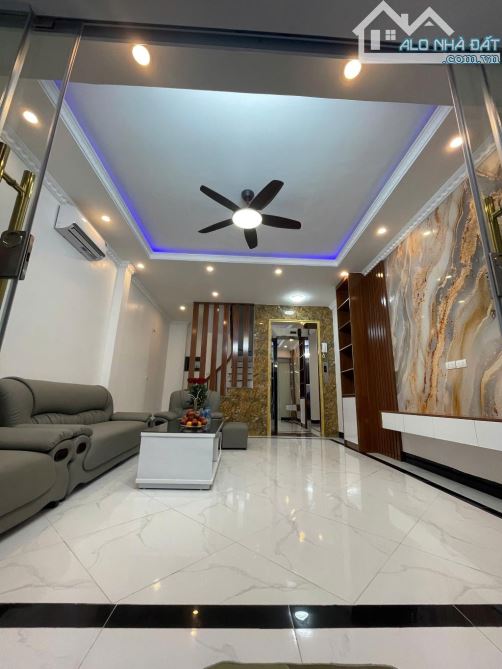 Nhà Đẹp 6 Tầng Thang máy ở Cầu Giấy, 35m, 9,3 Tỷ - 2