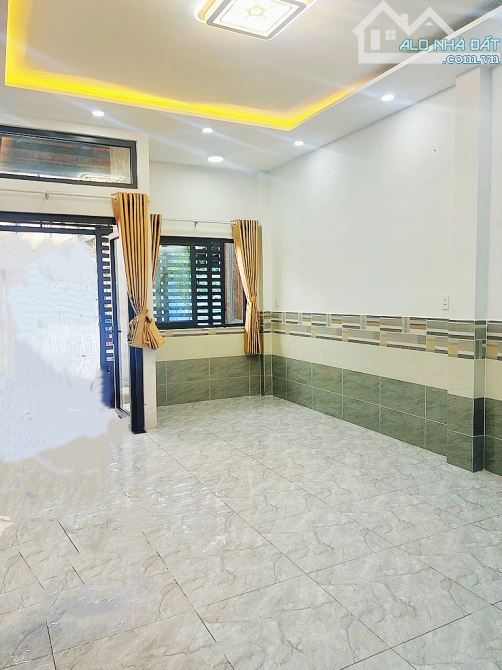 NHÀ ĐẸP 1/ ÂU CƠ, 52M2, 3 BƯỚC RA ĐH VĂN HIẾN - CHỈ 4XTỶ. CÒN TL.CÁCH MẶT TIỀN 3 CĂN.NHÀ M - 2
