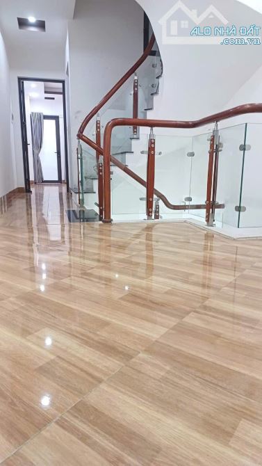 Cho thuê nhà ở Tân Triều, Triều Khúc, Thanh Xuân, 40m2*5 tầng, 15 triệu ô tô đỗ cửa - 2