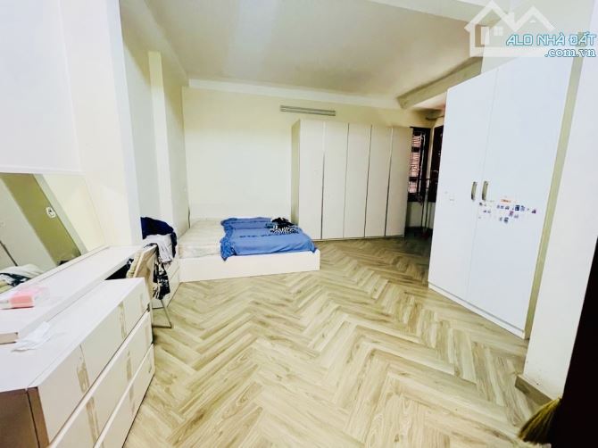 Bán Nhà Đẹp Phố Vip Hồng Tiến 💥💥💥 Mt Khủng 7m - Ô Tô Đỗ Cổng - 2