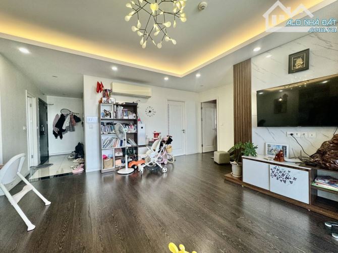 Bán căn hộ siêu đẹp tòa Imperia SKy Garden - Minh Khai - 115m2 - 3 PN - 2
