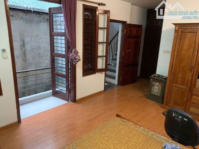 Cho thuê nhà ở Thổ Quan, Khâm Thiên, 50m2*4 tầng, 13,5 triệu - 2